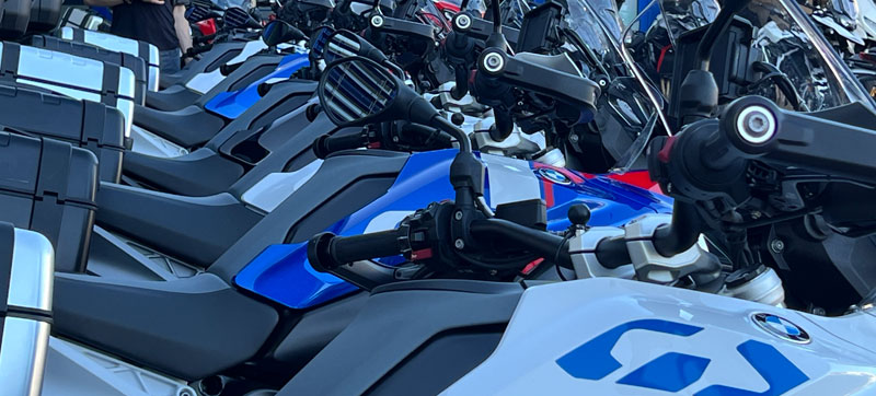 Location BMW R1300GS : Standard, Adventure, ASA ou AVHC, choisissez votre configuration.