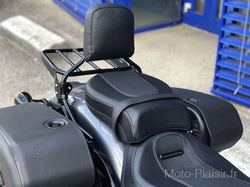 Harley Davidson Breakout 114 Motorradvermietung Frankreich