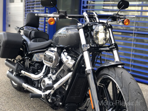 Harley Davidson Breakout 114 Motorradvermietung Frankreich